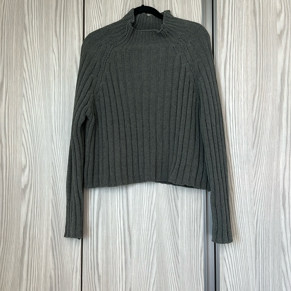American eagle long sleeve sweater
